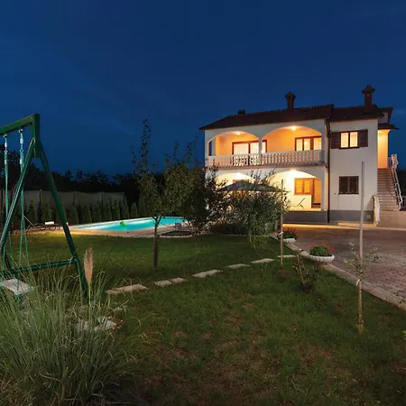 בית נופש Beautiful In With Kitchen *
