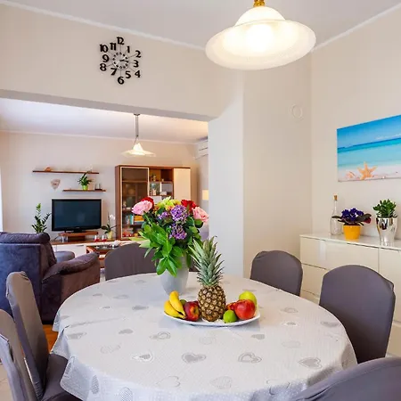 Beautiful In With Kitchen Holiday home Nedescina