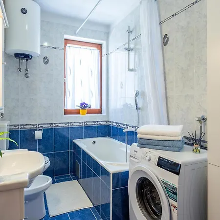 Beautiful In With Kitchen Holiday home