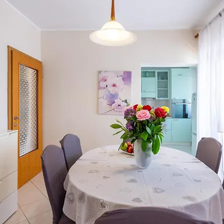 Beautiful In With Kitchen Holiday home Nedescina